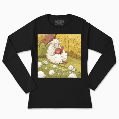 Women's long-sleeved t-shirt "A sheep that reads"
