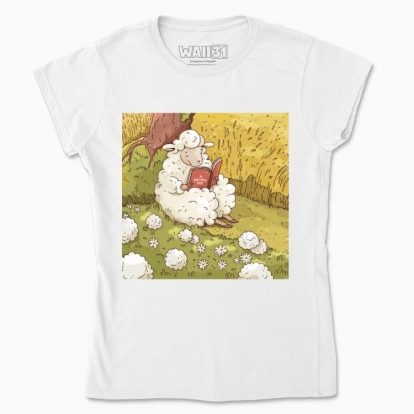Women's t-shirt "A sheep that reads"